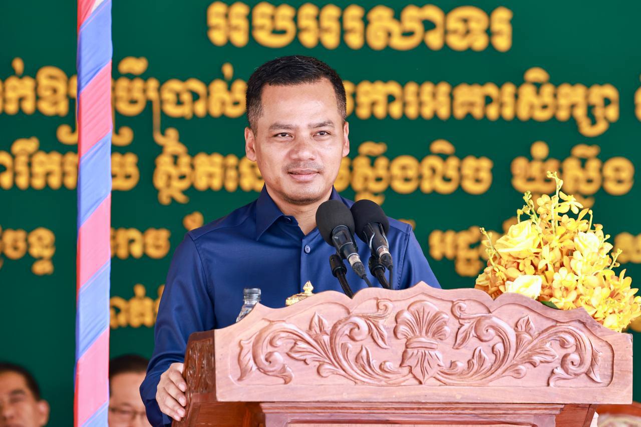 ឯកឧត្តមអភិសន្តិបណ្ឌិត ស សុខា លើកទឹកចិត្តអង្គការកុមារកម្ពុជារីករាយ បន្តបេសកកម្មជួយកុមារក្រីក្រ និងងាយរងគ្រោះ