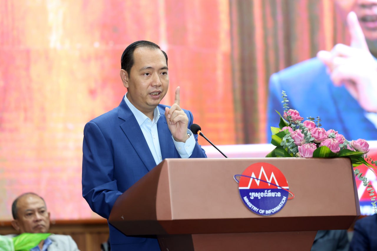 រដ្ឋមន្ត្រីក្រសួងព័ត៍មាន​ ឯកឧត្តម នេត្រ ភក្ត្រា បញ្ជាឱ្យចាត់វិធានការក្តៅលើ «ក្រុមគ្រូតឿ» ដែលផលិតមាតិការើសអើងអ្នកជំងឺអេដស៍ និងអ្នកលក់អនឡាញសិចស៊ី ដើម្បីពង្រឹងសីលធម៌សង្គម